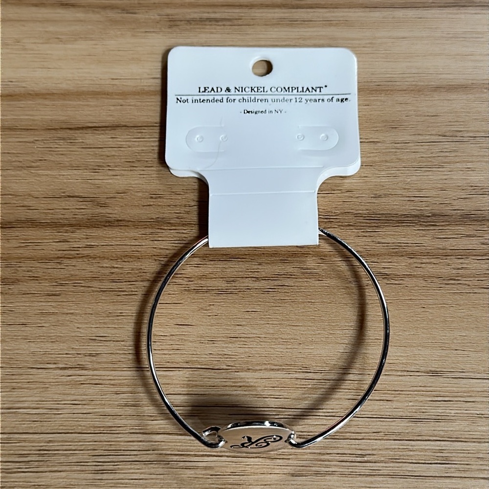 BANSRI Silver Initial ‘R’ Bracelet - Picture 5 of 10